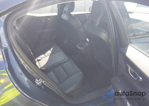 2022 Volvo S60 B5 Momentum from USA, damaged, VIN 7JRL12FZ4NG153847